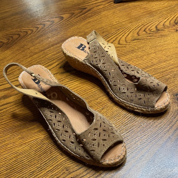 Browns Shoes - 🌹 Browns 🌹 Soft Leather Wedge Espadrille Sandals